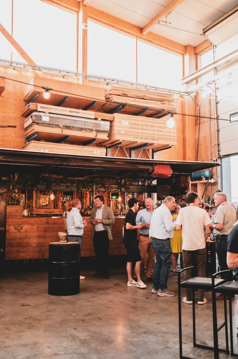 Bar mobile installé dans un atelier pour un événement d'entreprise