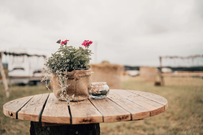 Table champêtre, décoration florale